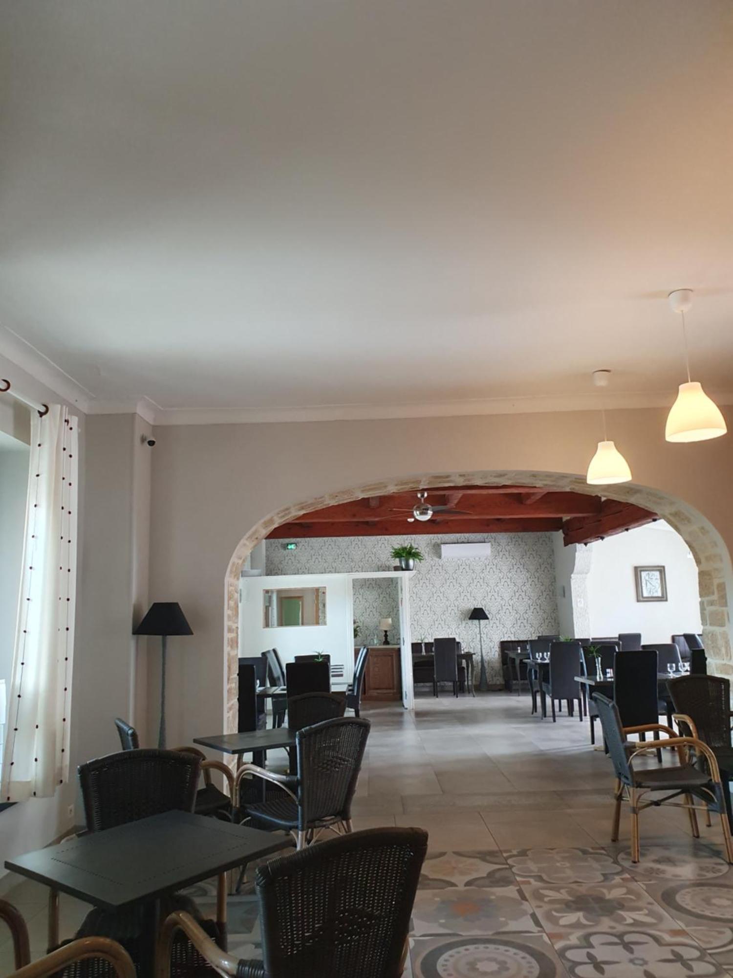 Auberge De La Tour -Appartements- Valros Exterior foto