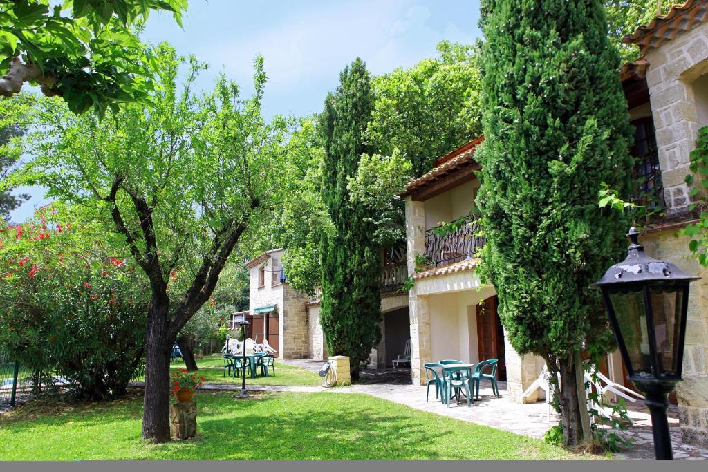 Auberge De La Tour -Appartements- Valros Quarto foto